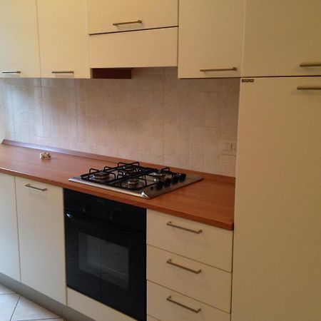 La Casa Di Aaron Apartment Рапало Стая снимка